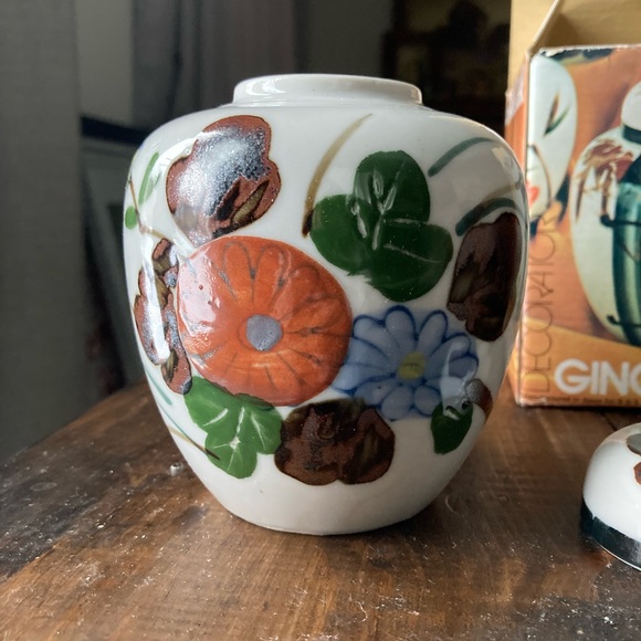New & Vintage Ginger Jar! Ceramic. Made in Japan. Box Included! Perfect Jar! - Picture 6 of 17